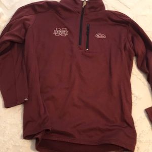 This is a Mississippi State 1/4 pullover